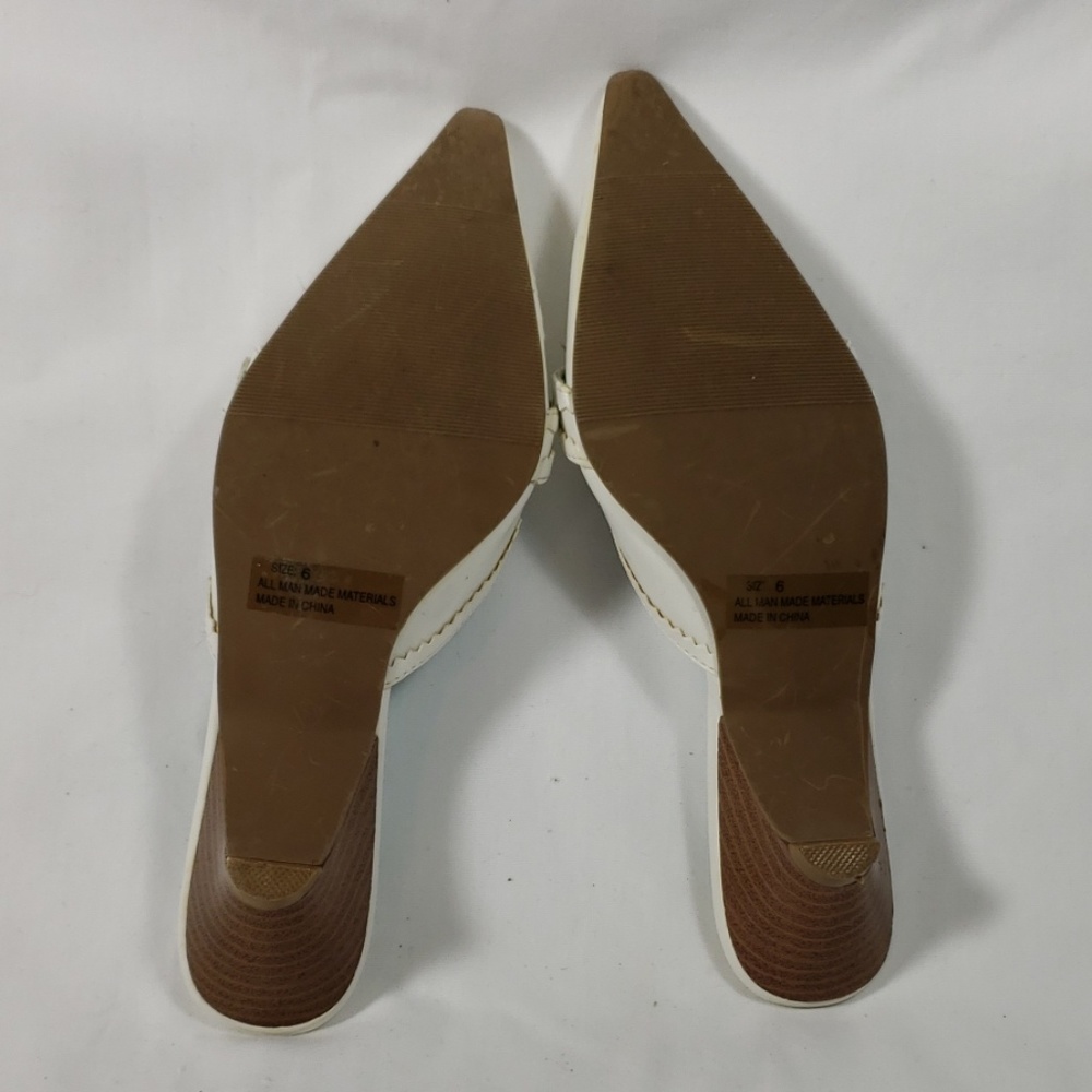 Shoes - Picture 2 of 4